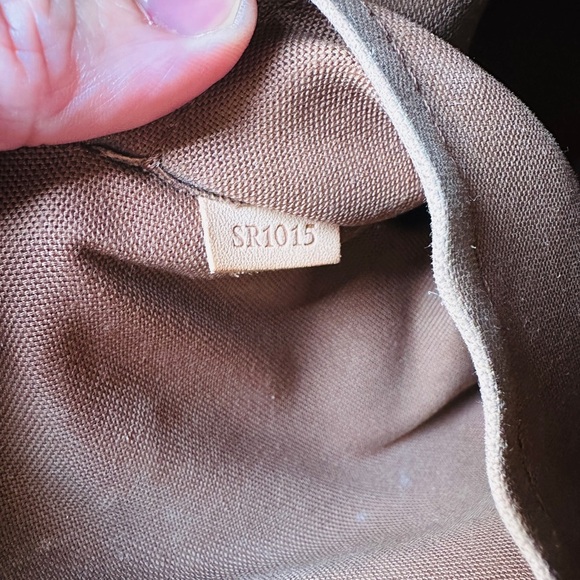 LOUIS VUITTON LV Poppincourt shoulder bag with COA - Picture 13 of 17